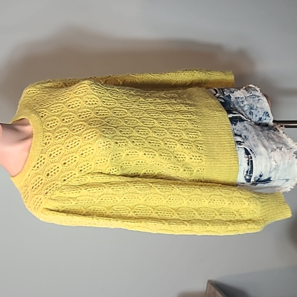 J Crew Sweater Comfy Luxury Preppy Size XS Chartreuse Yellow Heritage - Picture 4 of 9